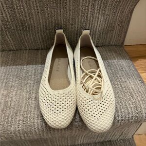 Rothy’s blanc mesh wrap squares